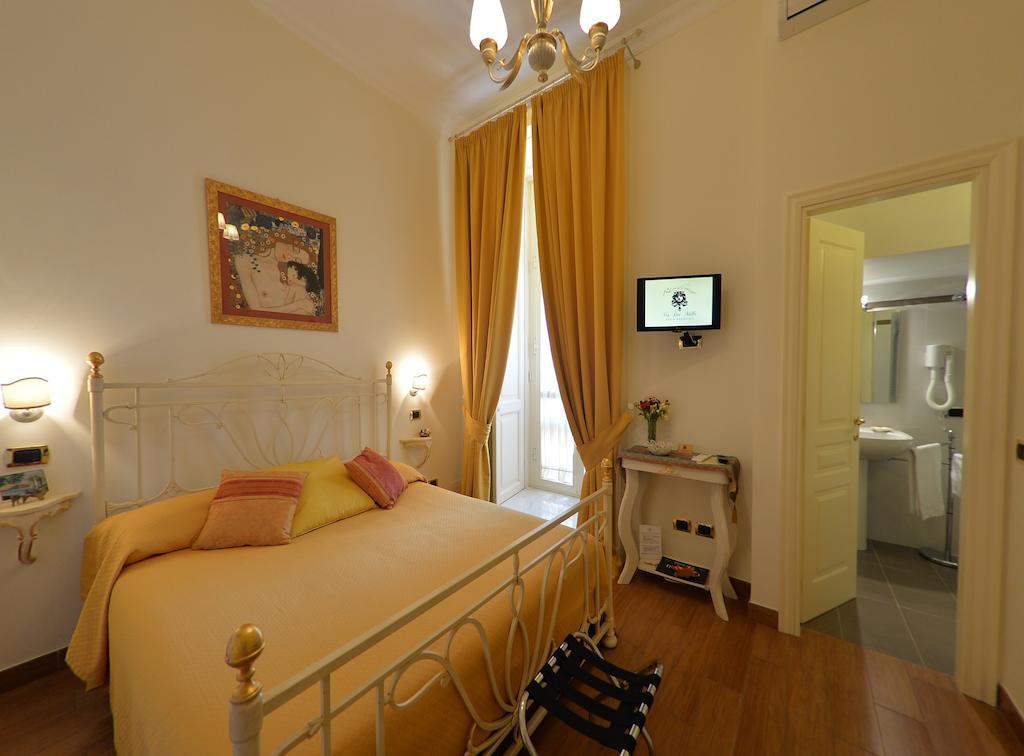 B&B Residenza Via Dei Mille Наполи Стая снимка