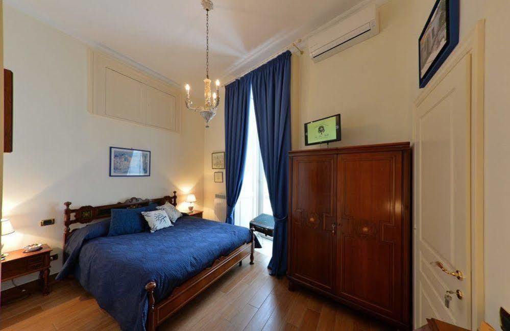 B&B Residenza Via Dei Mille Наполи Екстериор снимка