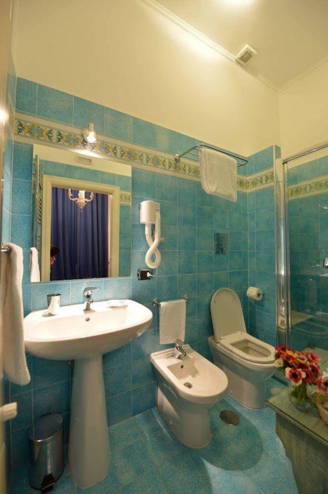 B&B Residenza Via Dei Mille Наполи Екстериор снимка